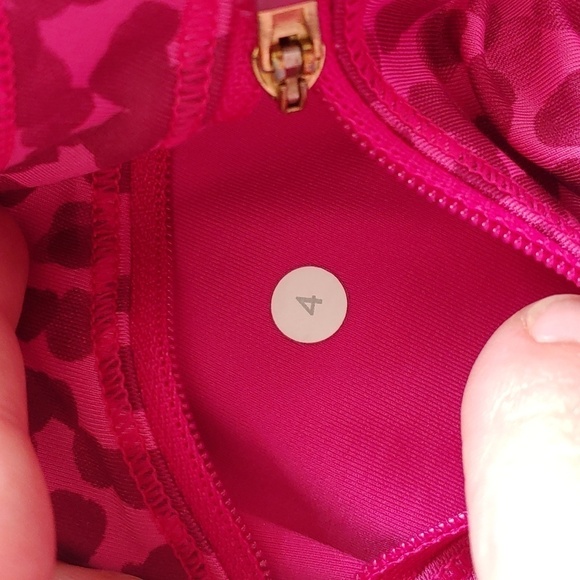 Lululemon Pink Purple Leopard Print Running Crop Capri Leggings Pants Size 4 - Picture 3 of 3